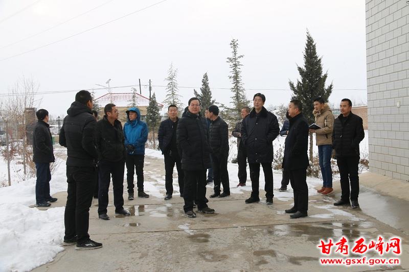 市区领导对接解决项目难题.JPG