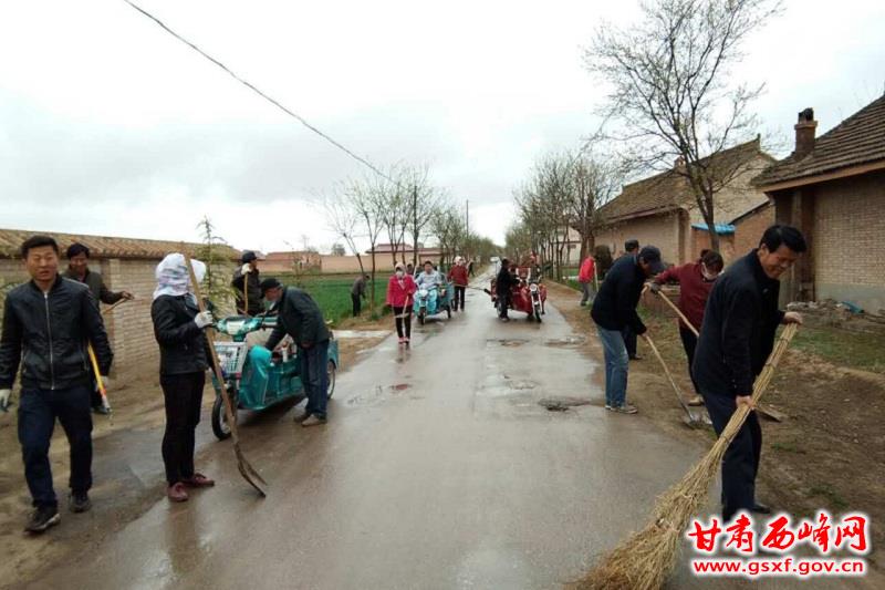 环境卫生整治现场（二）.jpg