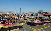 区城管执法局开展“退市还路”　“引摊入市”　董志镇马路市场整治行动