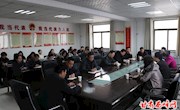 大雪无情人有情　百人除雪暖人心