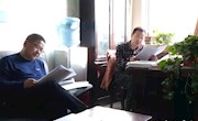 区经合局传达学习区纪委四届三次全委会议精神