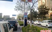 区交警大队对城区部分道路老旧标志标牌进行更换增设