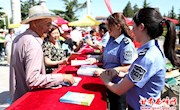 我区开展第十七个全国“安全生产月”宣传咨询日活动