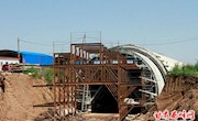 “下深水”攻坚克难　强力推进项目建设