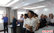 市老干局组织离退休干部考察学习区城管执法局党建工作