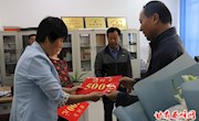 章志兼教师节前看望慰问我区一线教育工作者