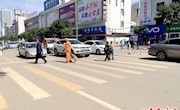 “礼让斑马线”成为城市最温暖的的底色